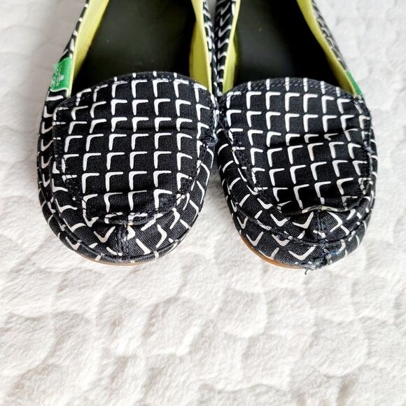 Sanuk slip on shoes flats yoga mat black white geometric matt comfy casual - Picture 2 of 7